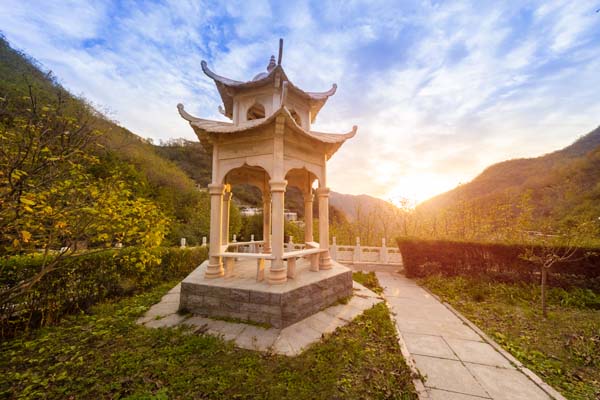 九公山公墓：多样化的