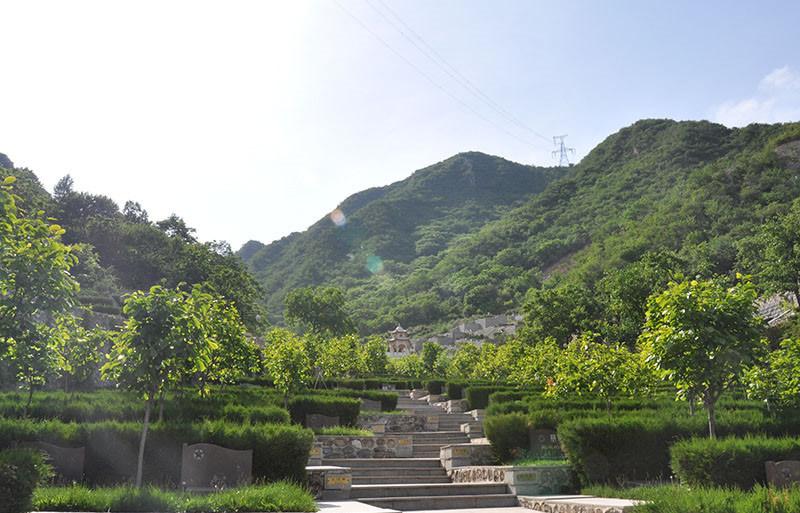 九公山公墓：传统与现代交织，共祭逝者寄哀思