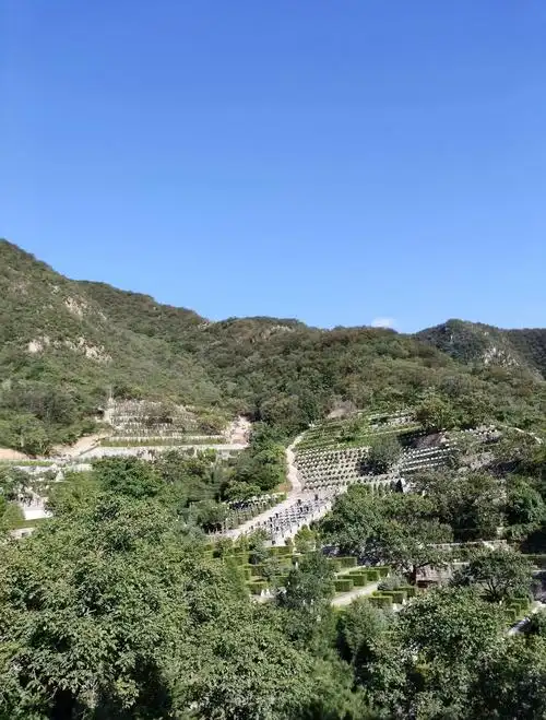 九公山陵园：军事遗迹与纪念叙事的时空交响