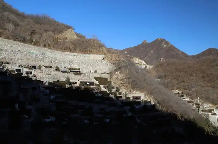 九公山纪念林陵园：探寻风水意境中的生命净土